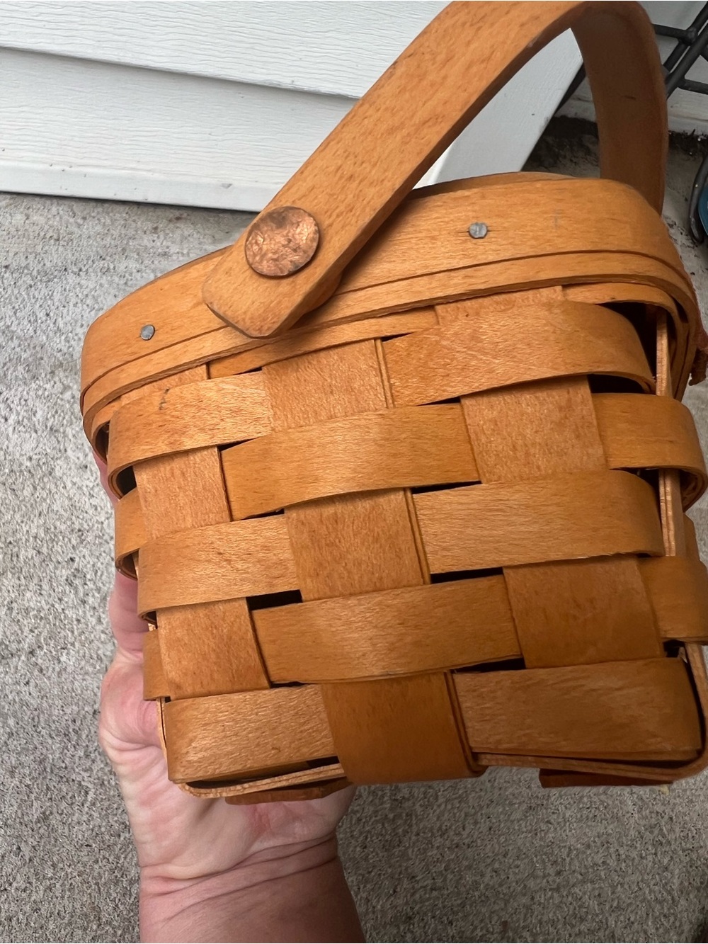 Longaberger Handwoven Kiddie Purse Basket with Wooden Lid and handle signed - Picture 6 of 6